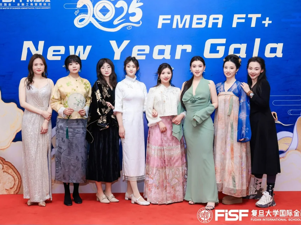 不同類型的年會(huì)禮服參考